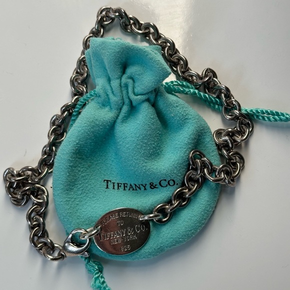 Tiffany & Co. Return to Tiffany Oval Tag Necklace, 925 Sterling Silver - Picture 4 of 4